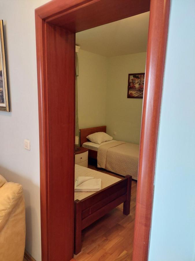 Plava Vila Beach Apartments Sveti Stefan Exteriör bild